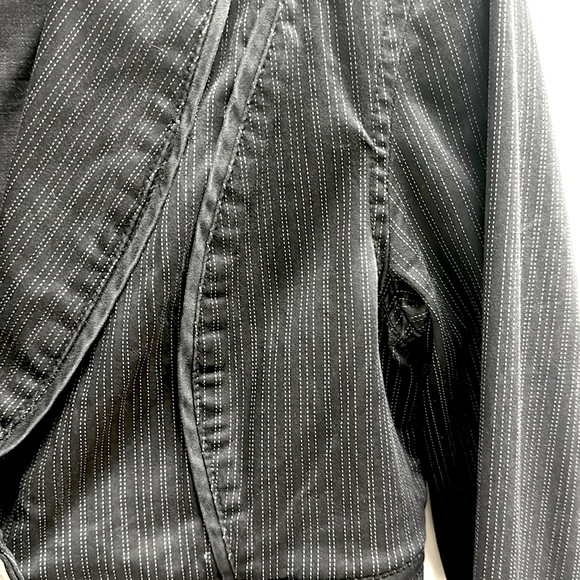 Black pin stripe jacket - Picture 2 of 3